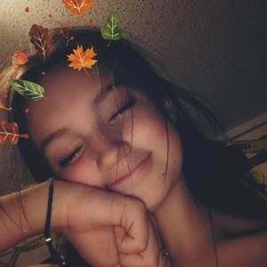 Meet your Posher, Emi